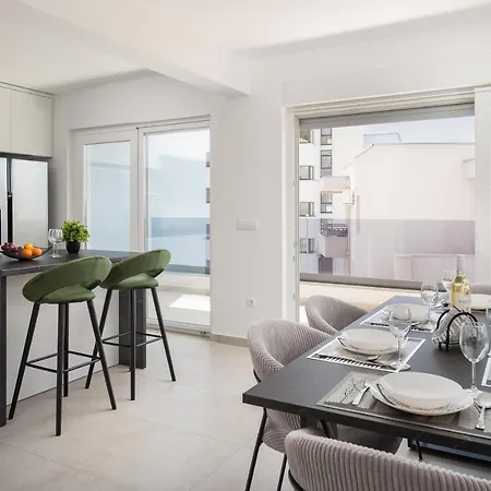Lucas - Luxury With Parking Apartment Makarska