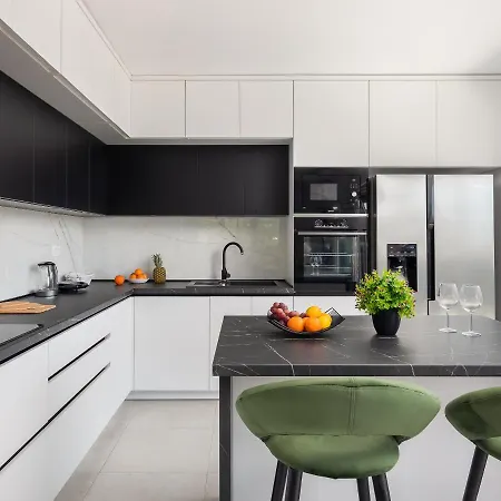 Lucas - Luxury With Parking Apartment *