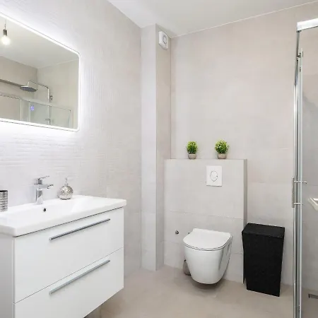 Lucas - Luxury With Parking Apartment