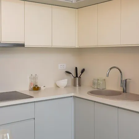 Lucas - Luxury With Parking Apartment *