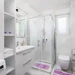 Lucas - Luxury With Parking Apartman