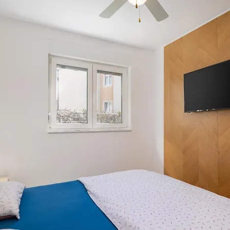 Lucas - Luxury With Parking Apartman