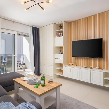 Lucas - Luxury With Parking Apartman