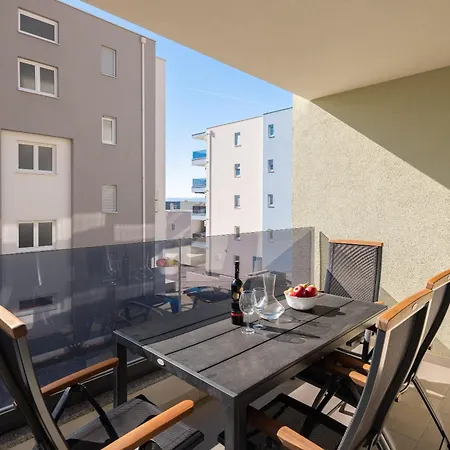 Lucas - Luxury With Parking Apartman Makarska